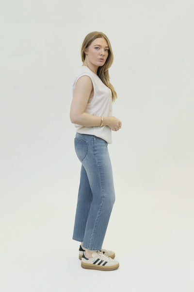 1822 Ankle Straight Jean w/Heart Pocket