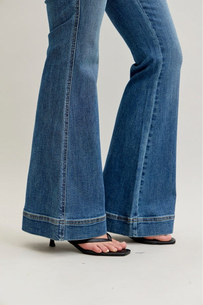 Judy Blue PETITE HW Tummy Control Double Button Flare Jean