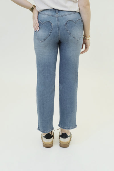 1822 Ankle Straight Jean w/Heart Pocket