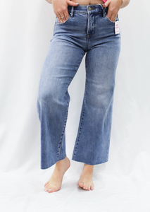 Risen MR Crop-Crop Raw Hem Wide Jean