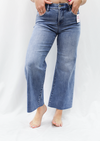 Risen MR Crop-Crop Raw Hem Wide Jean